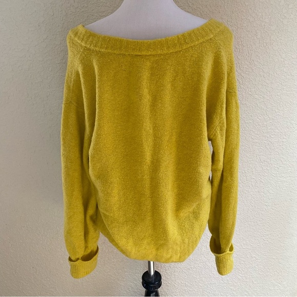 Elan Anthropologie Sylvie Plunge V Neck Wool Sweater Fuzzy Fox Wool Gold: M - Picture 4 of 10